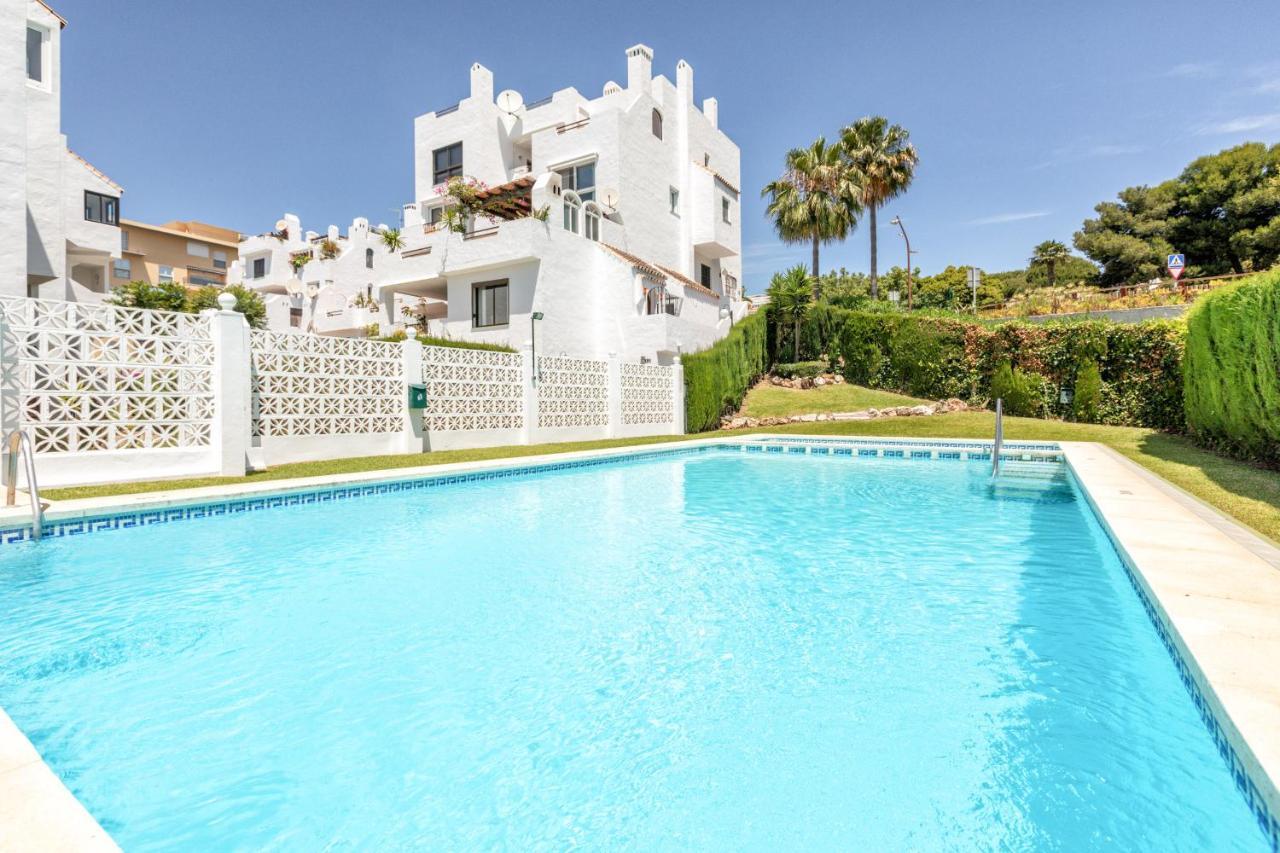 Front Sea View Apartment Estepona Exterior photo